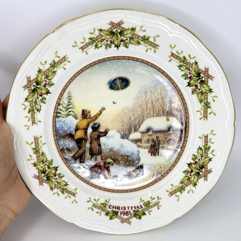VTG Aynsley Christmas Plate 1985 Snowballing Lawrence Woodhouse Bone China Engla